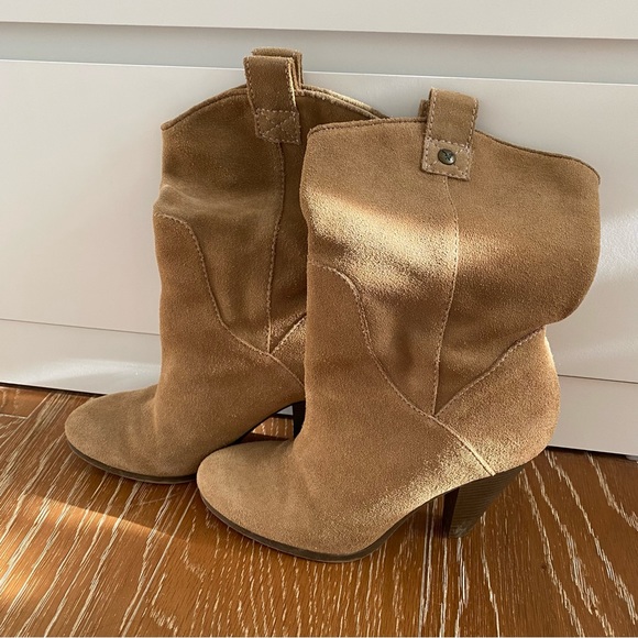 Tan Suede Cowgirl High Heels Boots Size 7 - Picture 5 of 14